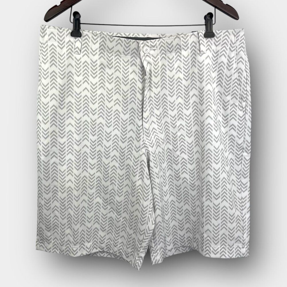 Golf America Men’s Golf Shorts 36 White Gray Chevron Print Zip Fly Stretch